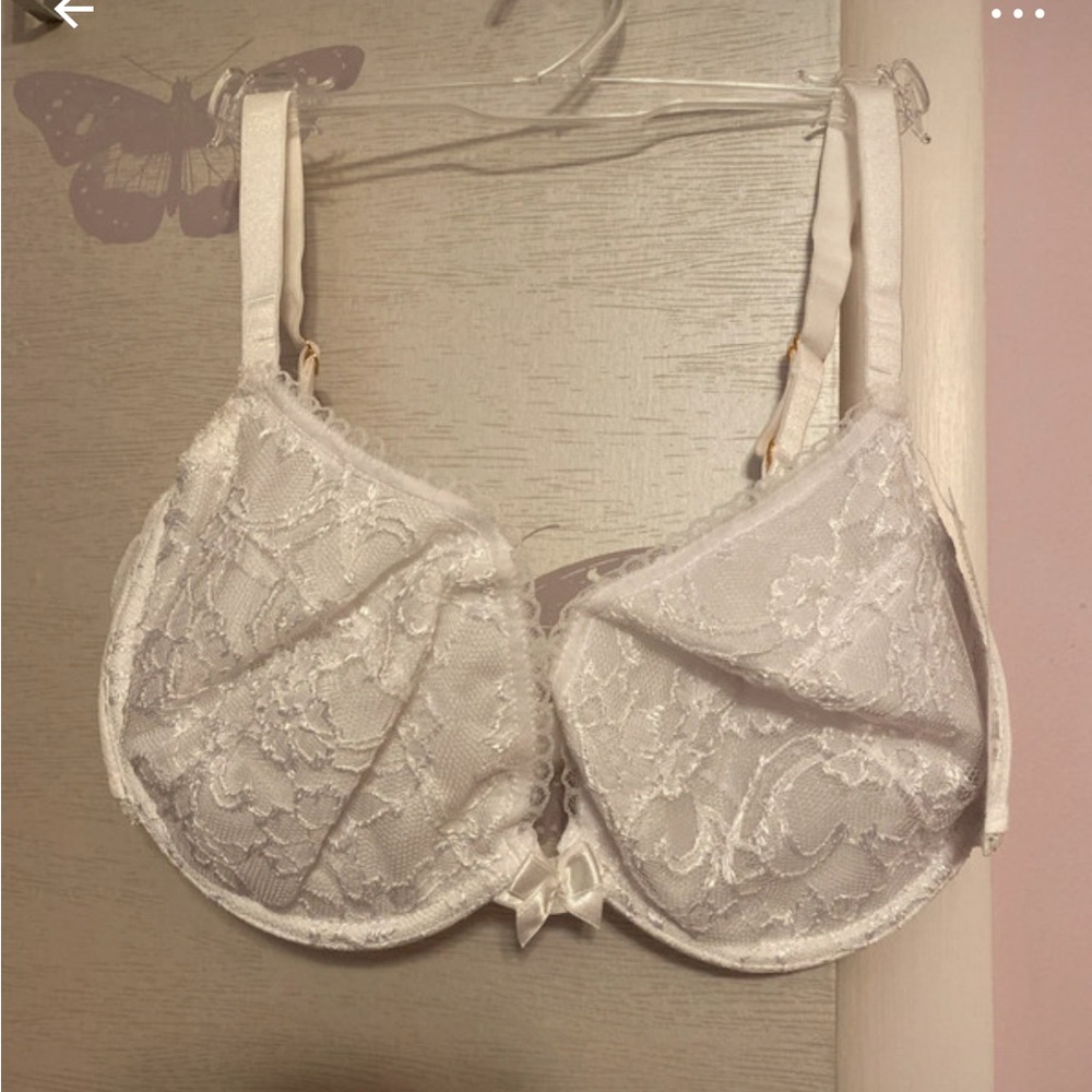 Grenier Elegant White Lace underwire Bra 44B NWT